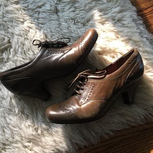 Clark’s Artisan olive laced heels